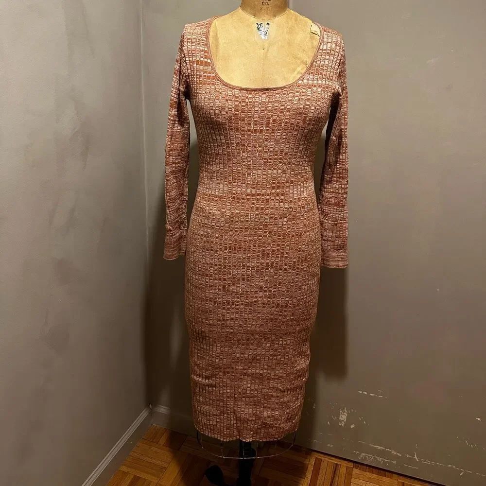 Spring knit dress - Picture 2 of 5